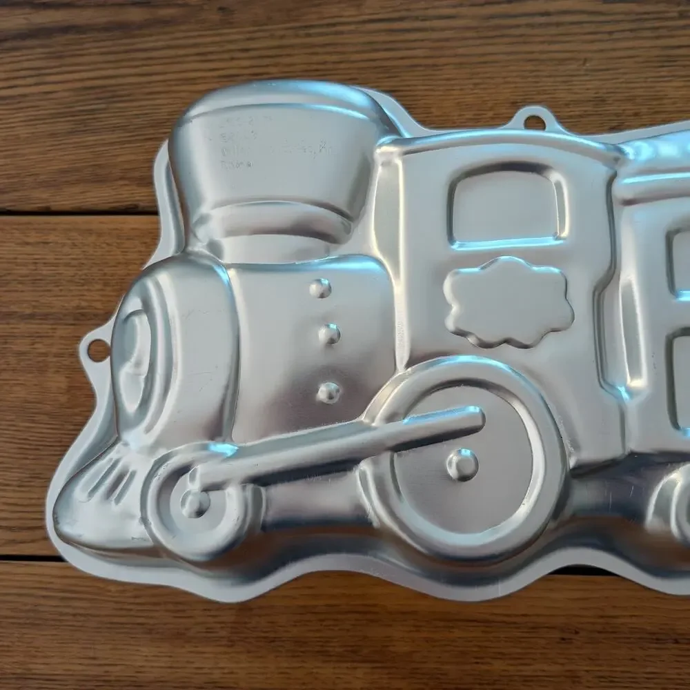 Vintage 2003 Wilton Train Cake Pan 2105 -2076  Retro Collectible Novelty Baking